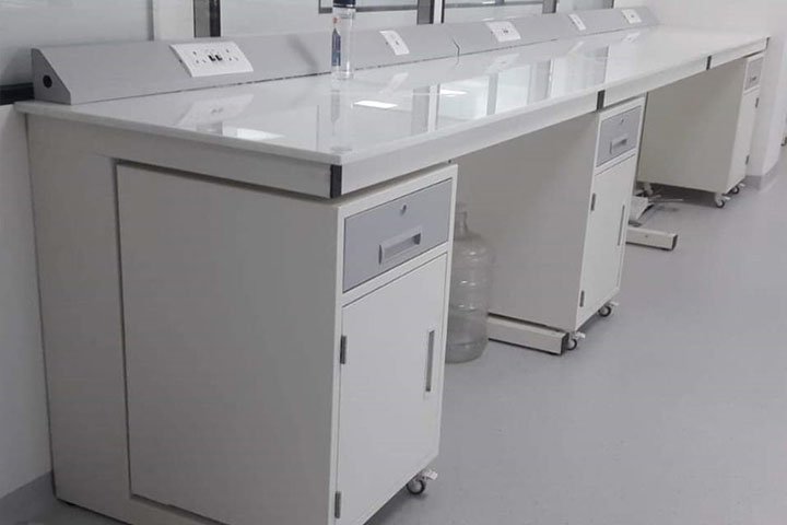 C-Frame Working Tables | Durable Lab Workstations | Lab Makers India